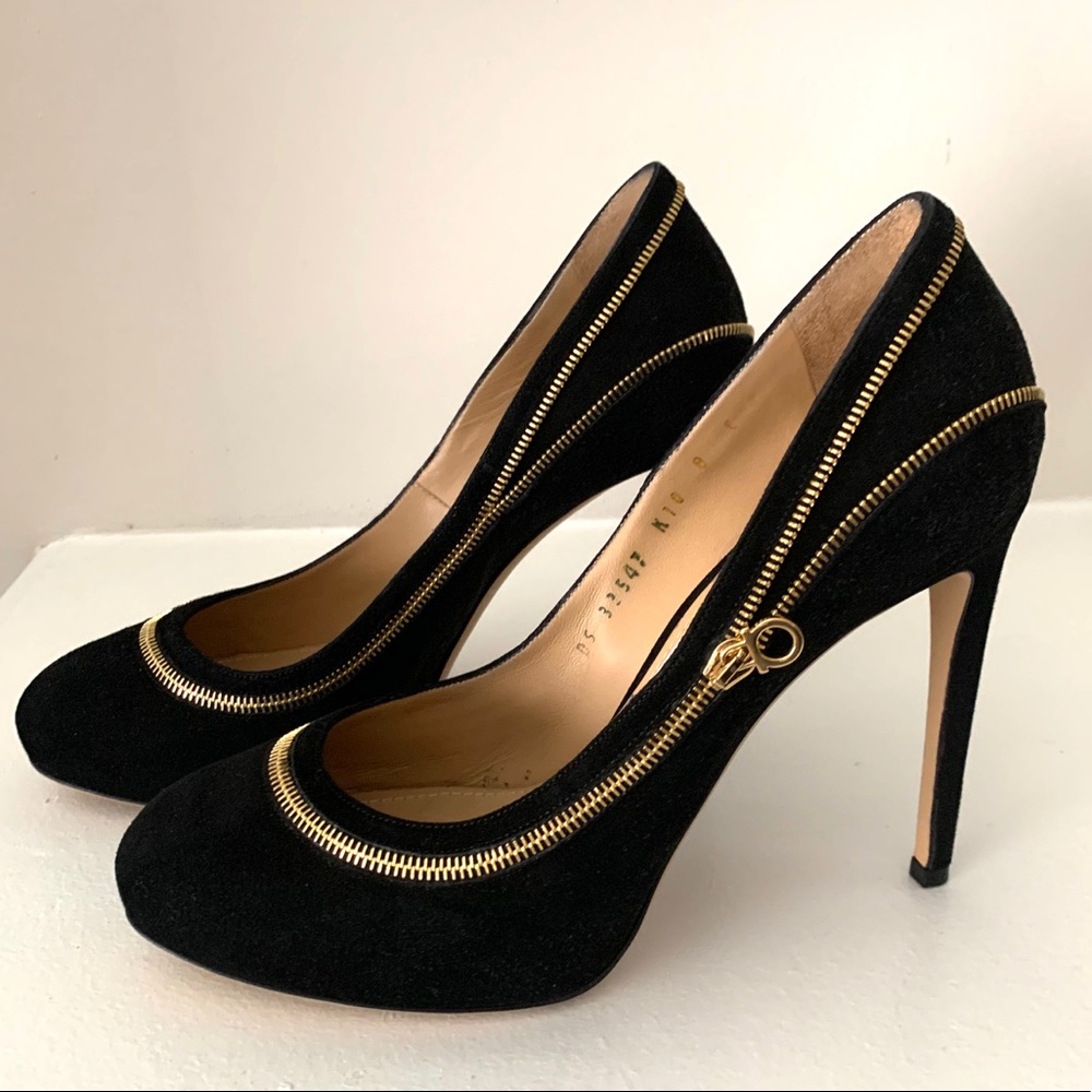 Salvatore Ferragamo Black Suede Pumps/Heels